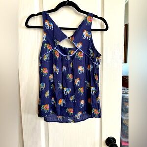 MAEVE. Size extra small flowy tank. Oversized would fit up.